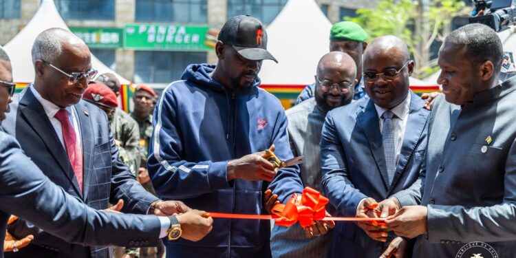 Le Président Mamadi Doumbouya inaugure le nouveau siège ultramoderne de la BCRG