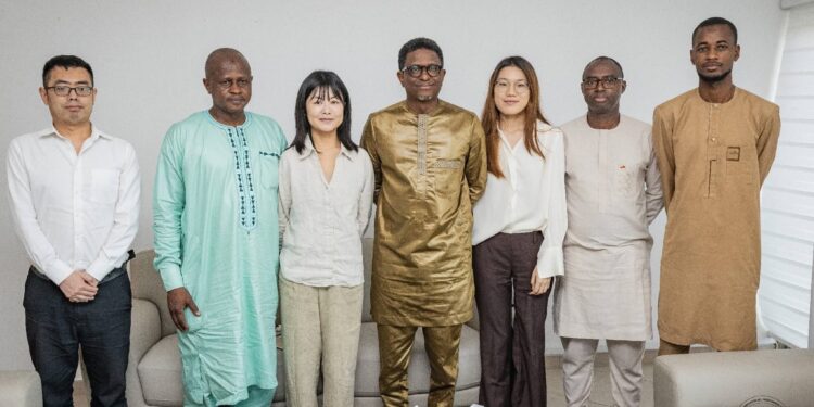 L&rsquo;éducation et le numérique: le Ministre Alpha Bacar partage sa vision avec Huawei