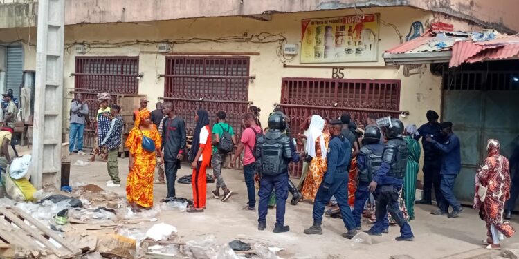 Manifestation des femmes du marché Avaria à Matam : déguerpissement forcé et tensions avec les forces de l&rsquo;ordre