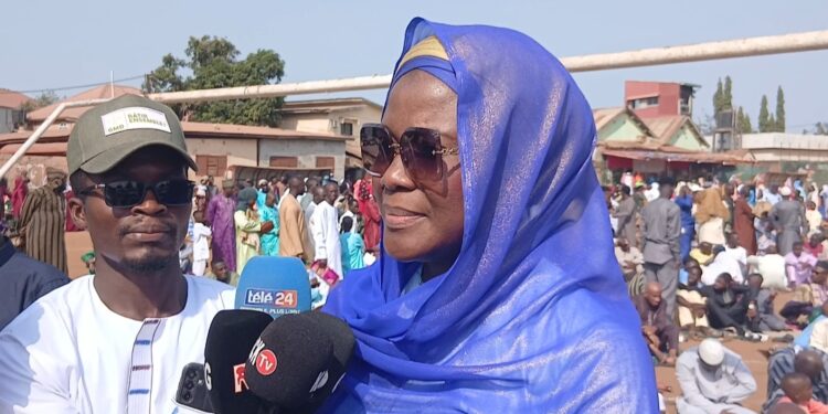 Célébration de l&rsquo;Aïd el-Fitr : la ministre de l&rsquo;Agriculture accomplit ses obligations religieuses à Nongo Village