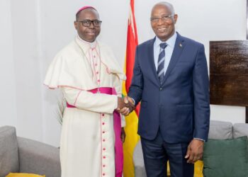 Primature: le Premier ministre a reçu en audience Monseigneur François Sylla, nouvel archevêque de Conakry
