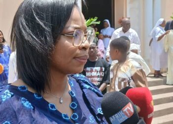 Rose Pola Pricemou célèbre Pâques à la cathédrale Sainte-Marie de Conakry