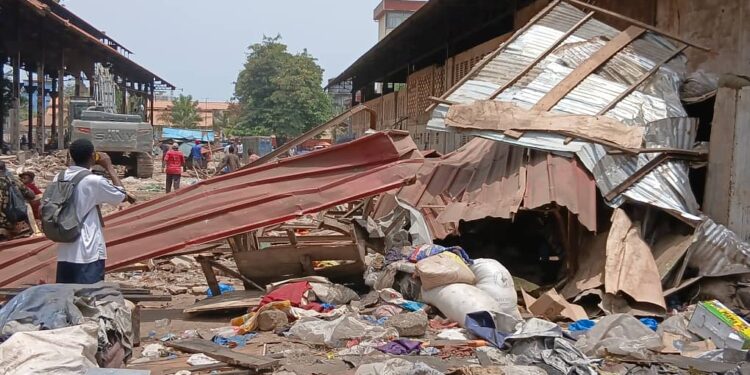 Kaloum : Le marché Batomba démantelé dans la précipitation, les commerçantes entre détresse et fermeté
