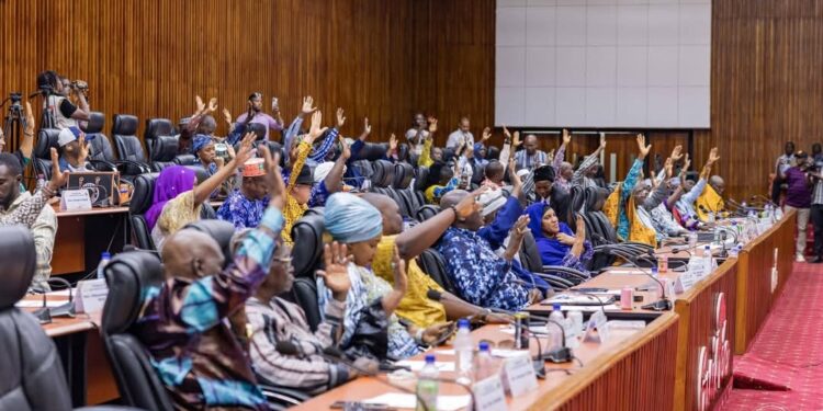 Guinée: Le CNT adopte un accord de prêt pour moderniser quatre lycées agricoles