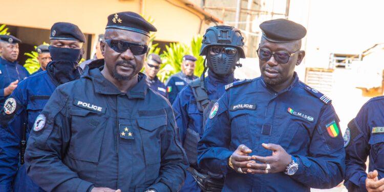 Conakry : La Police Nationale lance un ultimatum de 24h aux propriétaires de véhicules stationnés près du Marché Gnènguèma à Kaloum