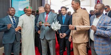 Centre d&rsquo;enrôlement des passeports express à Kipé: le Premier  ministre a procédé au lancement officiel