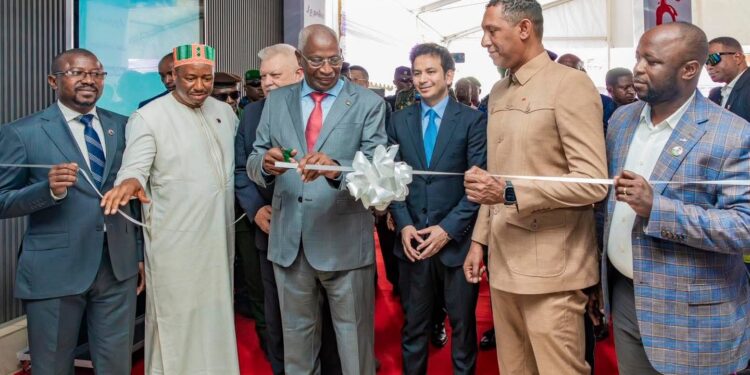 Centre d’enrôlement des passeports express à Kipé: le Premier ministre a procédé au lancement officiel