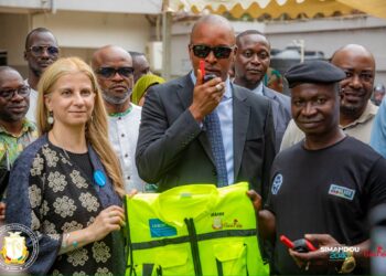 Guinée: le Ministère de l’Assainissement a procédé à la remise d’équipements à la Brigade de Salubrité