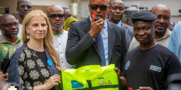 Guinée: le Ministère de l’Assainissement a procédé à la remise d’équipements à la Brigade de Salubrité