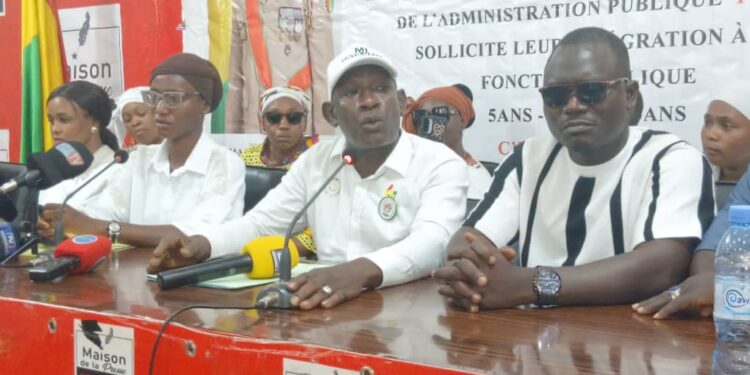 Guinée : Les 2 869 contractuels temporaires de l&rsquo;État réclament leur intégration à la fonction publique