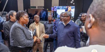 Conakry: Visite inopinée du Ministre de la Communication dans les locaux de la Radiodiffusion Télévision Guinéenne