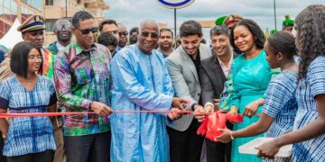 Après Mafèrinyah et Manéah, le Premier Ministre inaugure le complexe phaceutique ODHAV Pharma à Gbéréyiré