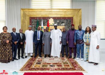 Palais Mohamed V: le Président de Mamadi Doumbouya a reçu l’homme d’affaire nigérian Aliko DANGOTE