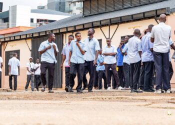 Examens nationaux 2026: les épreuves théoriques des écoles techniques et professionnelles ont été lancées par le Ministre Alpha Bacar Barry