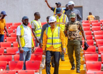 Infrastructures sportives: le Ministre des Sports en visite sur les chantiers du Stade Général Lansana Conté de Nongo et du Stade du 28 Septembre
