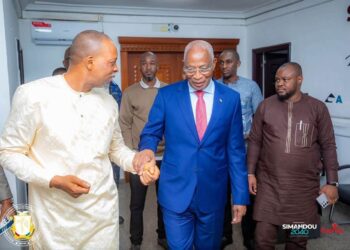 Visite de travail du Premier ministre au Ministère de l’Assainissement, de l’Hydraulique et des Hydrocarbures: vers un financement durable et performant du secteur de l’assainissement en Guinée