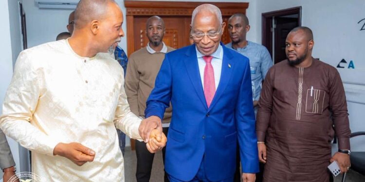 Visite de travail du Premier ministre au Ministère de l’Assainissement, de l’Hydraulique et des Hydrocarbures: vers un financement durable et performant du secteur de l’assainissement en Guinée