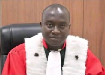 Justice: le magistrat Algassimou Diallo interdit de sortie du territoire national (Procureur Général de la Cour d’Appel de Conakry)