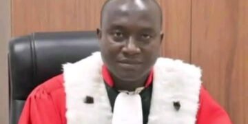 Justice: le magistrat Algassimou Diallo interdit de sortie du territoire national (Procureur Général de la Cour d’Appel de Conakry)