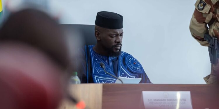 Guinée: le Président Mamadi Doumbouya a radié de ses fonctions le magistrat Kaman Goungana