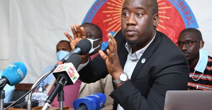 Guinée : Le général Mamadi Doumbouya grâcie l’opposant Aliou Bah et plusieurs autres détenus