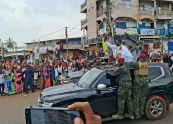 Général Mamadi Doumbouya à Wanindara : Bain de foule et ferveur populaire au carrefour T5